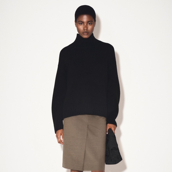 COS Chunky Pure Cashmere Mock-Neck Sweater Black Size Medium - Picture 5 of 14